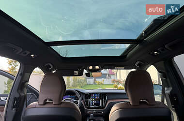 Позашляховик / Кросовер Volvo XC60 2024 в 