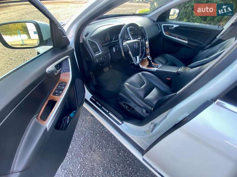 Внедорожник / Кроссовер Volvo XC60 2016 в Ужгороде