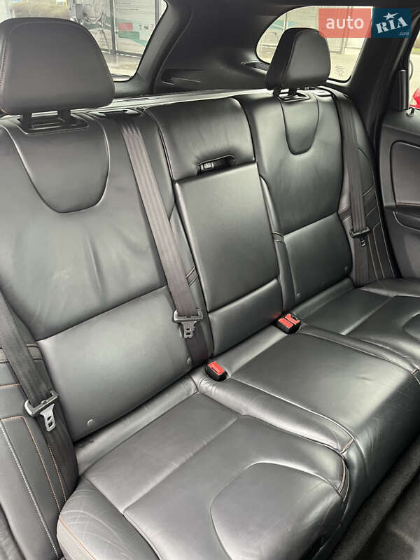 Внедорожник / Кроссовер Volvo XC60 2015 в Ивано-Франковске