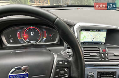 Внедорожник / Кроссовер Volvo XC60 2015 в 