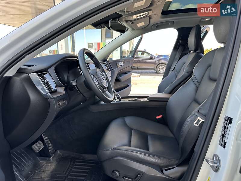 Позашляховик / Кросовер Volvo XC60 2022 в Дніпрі