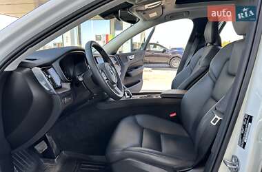 Внедорожник / Кроссовер Volvo XC60 2022 в 
