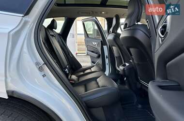 Внедорожник / Кроссовер Volvo XC60 2022 в 