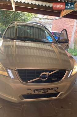 Внедорожник / Кроссовер Volvo XC60 2010 в 
