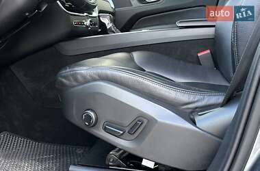 Внедорожник / Кроссовер Volvo XC60 2017 в 