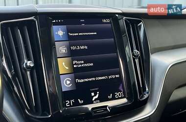Внедорожник / Кроссовер Volvo XC60 2017 в 