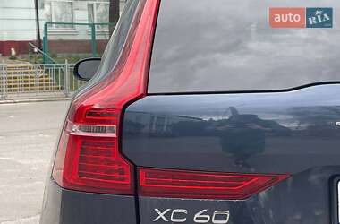 Внедорожник / Кроссовер Volvo XC60 2021 в 