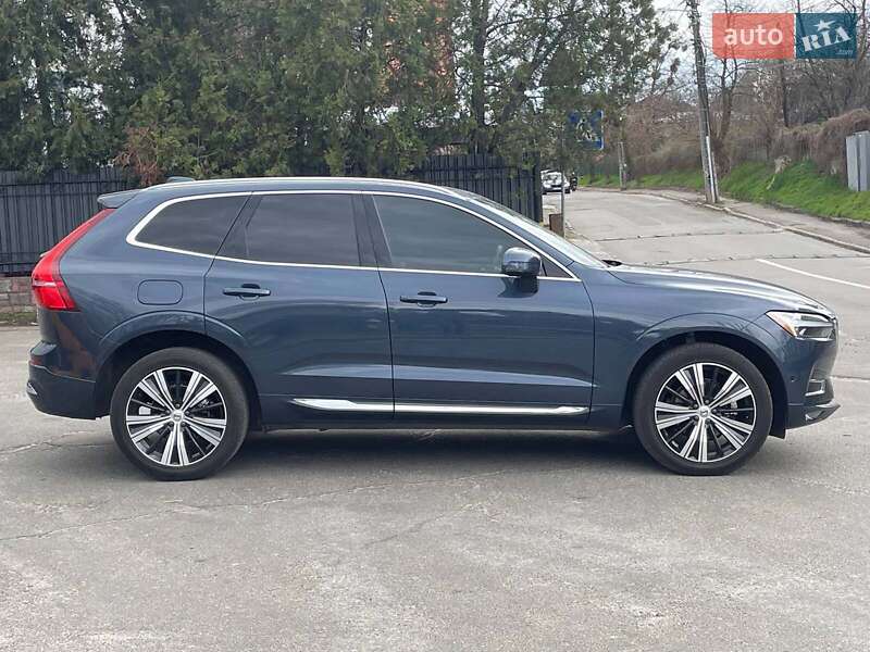 Внедорожник / Кроссовер Volvo XC60 2021 в Киеве