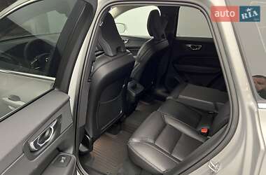 Внедорожник / Кроссовер Volvo XC60 2022 в 