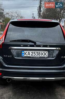 Внедорожник / Кроссовер Volvo XC60 2015 в 