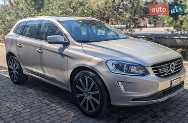 Внедорожник / Кроссовер Volvo XC60 2017 в 