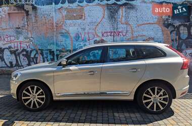 Внедорожник / Кроссовер Volvo XC60 2017 в 