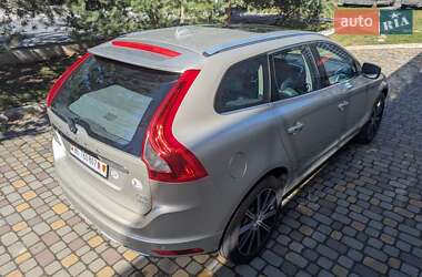 Внедорожник / Кроссовер Volvo XC60 2017 в 