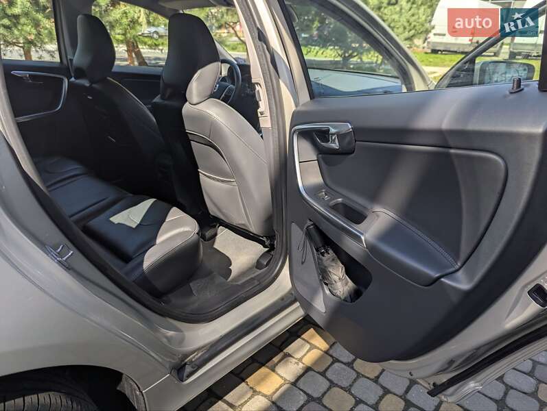 Позашляховик / Кросовер Volvo XC60 2017 в Луцьку