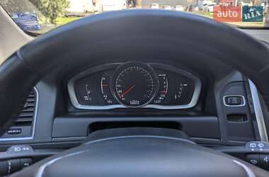 Внедорожник / Кроссовер Volvo XC60 2017 в 