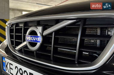 Позашляховик / Кросовер Volvo XC60 2009 в 