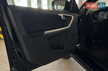 Позашляховик / Кросовер Volvo XC60 2009 в 