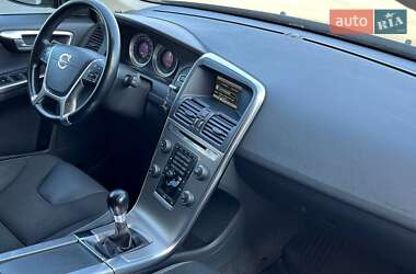 Позашляховик / Кросовер Volvo XC60 2011 в 