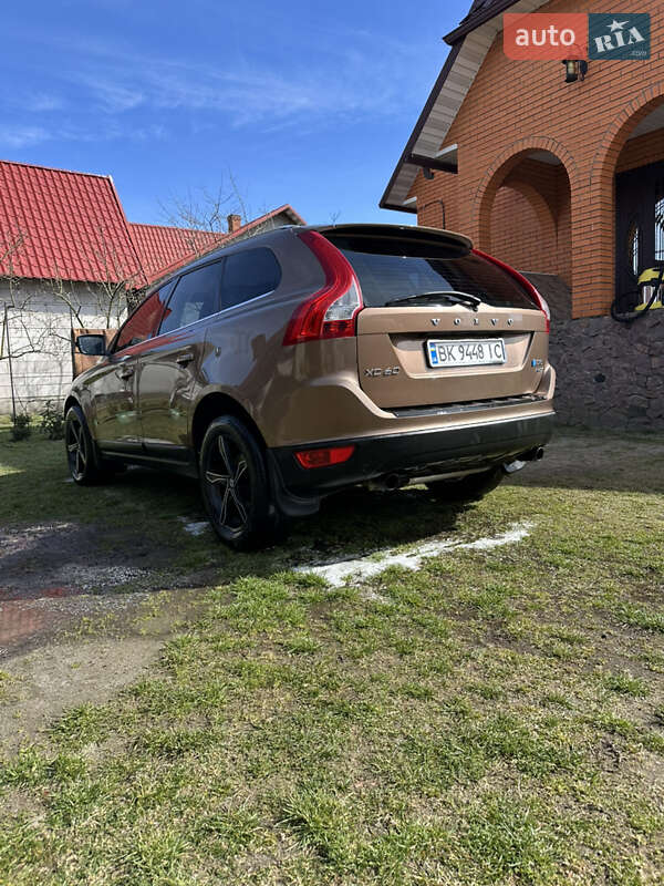 Внедорожник / Кроссовер Volvo XC60 2013 в Ровно