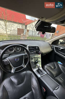 Внедорожник / Кроссовер Volvo XC60 2013 в 