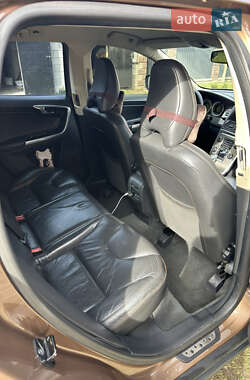 Внедорожник / Кроссовер Volvo XC60 2013 в 