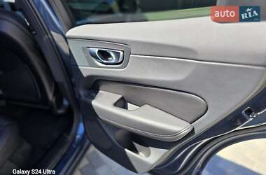 Внедорожник / Кроссовер Volvo XC60 2022 в 