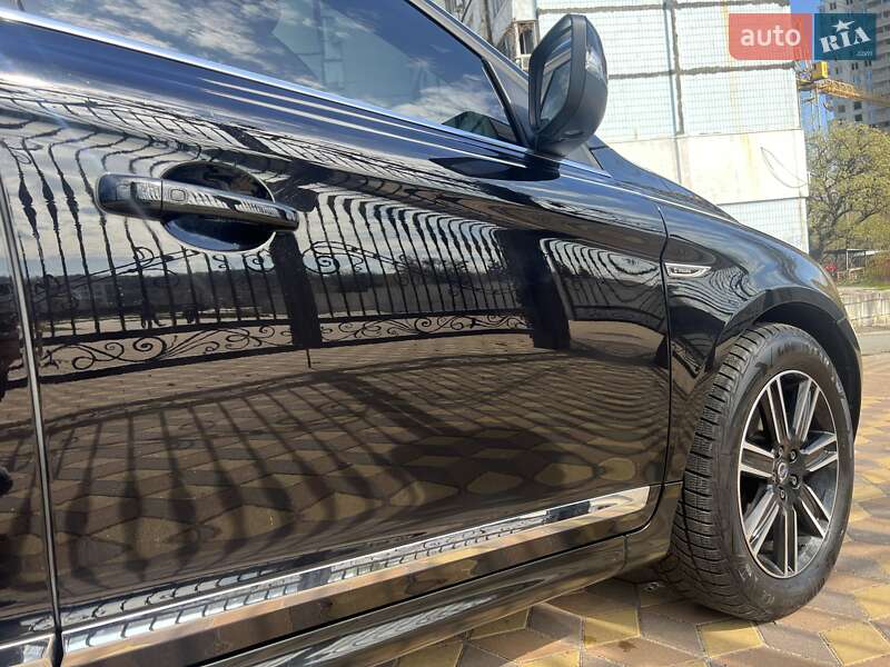 Позашляховик / Кросовер Volvo XC60 2015 в Києві