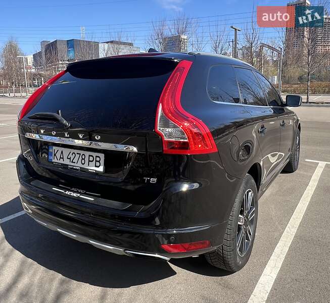 Позашляховик / Кросовер Volvo XC60 2015 в Києві