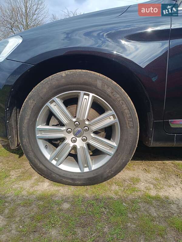 Внедорожник / Кроссовер Volvo XC60 2017 в Днепре