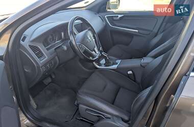 Внедорожник / Кроссовер Volvo XC60 2015 в 