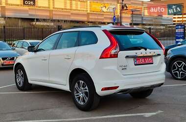 Позашляховик / Кросовер Volvo XC60 2015 в 