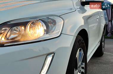 Позашляховик / Кросовер Volvo XC60 2015 в 