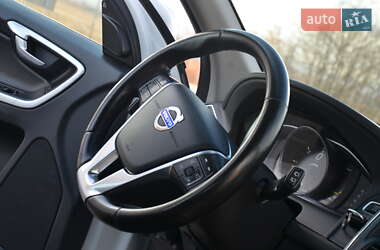 Позашляховик / Кросовер Volvo XC60 2017 в 