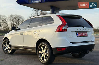 Внедорожник / Кроссовер Volvo XC60 2013 в 