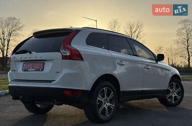 Внедорожник / Кроссовер Volvo XC60 2013 в 