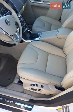 Позашляховик / Кросовер Volvo XC60 2014 в 