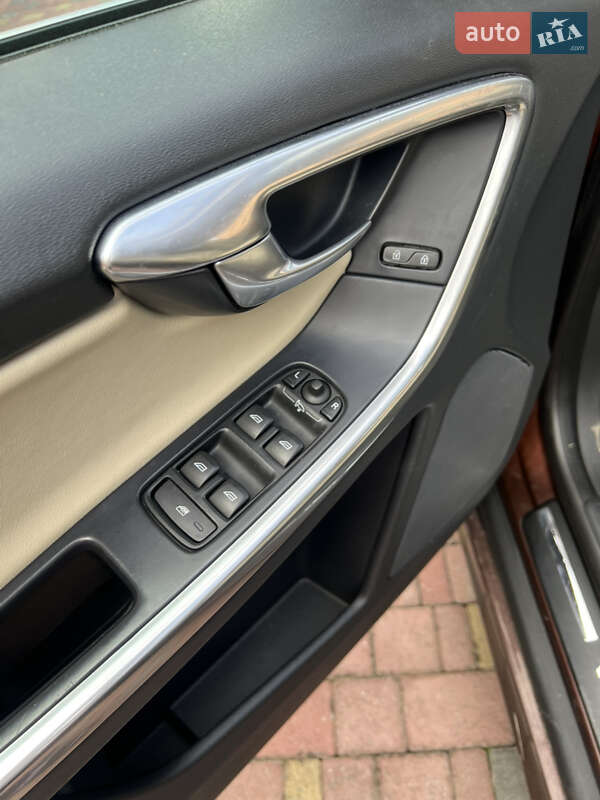 Внедорожник / Кроссовер Volvo XC60 2014 в Бучаче