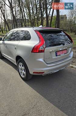 Позашляховик / Кросовер Volvo XC60 2015 в 