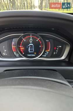 Позашляховик / Кросовер Volvo XC60 2015 в 