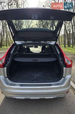 Позашляховик / Кросовер Volvo XC60 2015 в 
