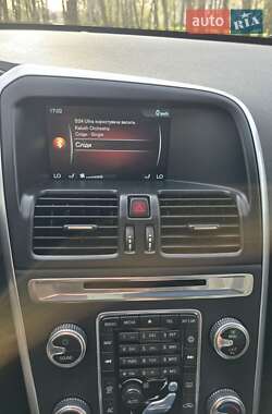 Позашляховик / Кросовер Volvo XC60 2015 в 