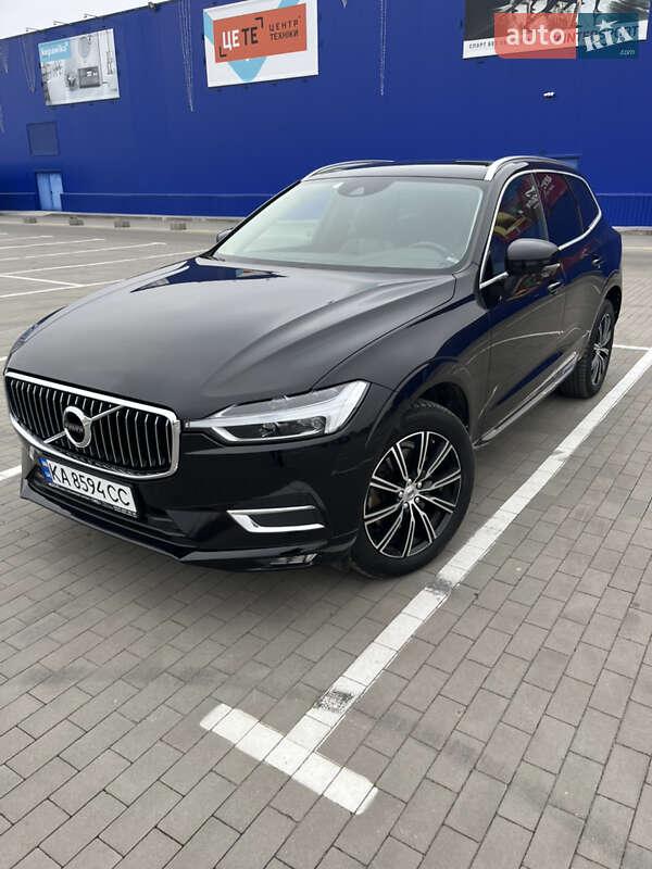 Внедорожник / Кроссовер Volvo XC60 2017 в 