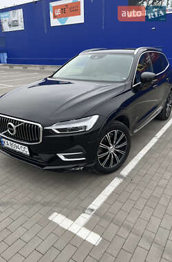 Внедорожник / Кроссовер Volvo XC60 2017 в 