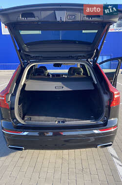Внедорожник / Кроссовер Volvo XC60 2017 в 