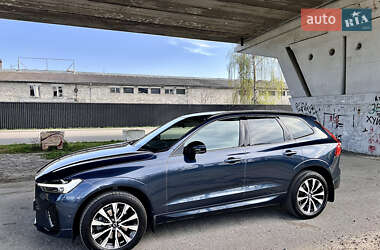 Внедорожник / Кроссовер Volvo XC60 2023 в 