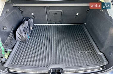 Внедорожник / Кроссовер Volvo XC60 2023 в 