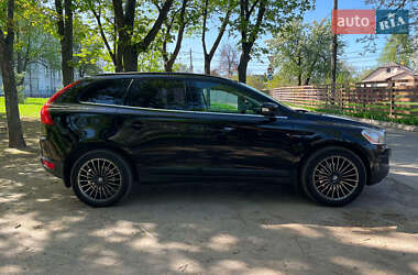 Позашляховик / Кросовер Volvo XC60 2011 в 