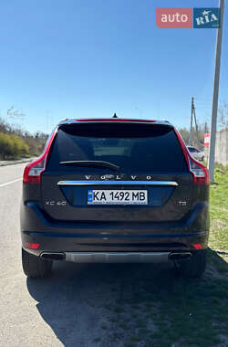 Внедорожник / Кроссовер Volvo XC60 2017 в 
