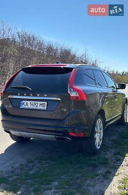 Внедорожник / Кроссовер Volvo XC60 2017 в 