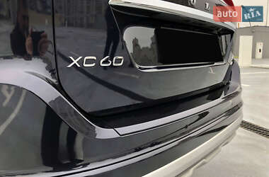 Позашляховик / Кросовер Volvo XC60 2017 в 